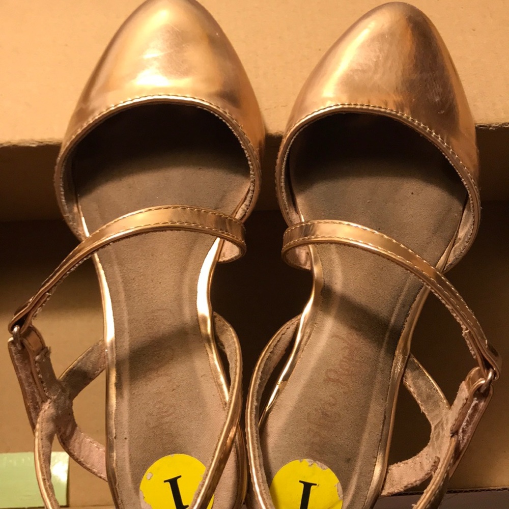 Pretty shoes 4/$15 Bundle sale items